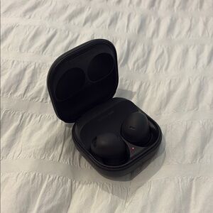 Samsung Buds2 Pro Black with Charging Case & USB cable